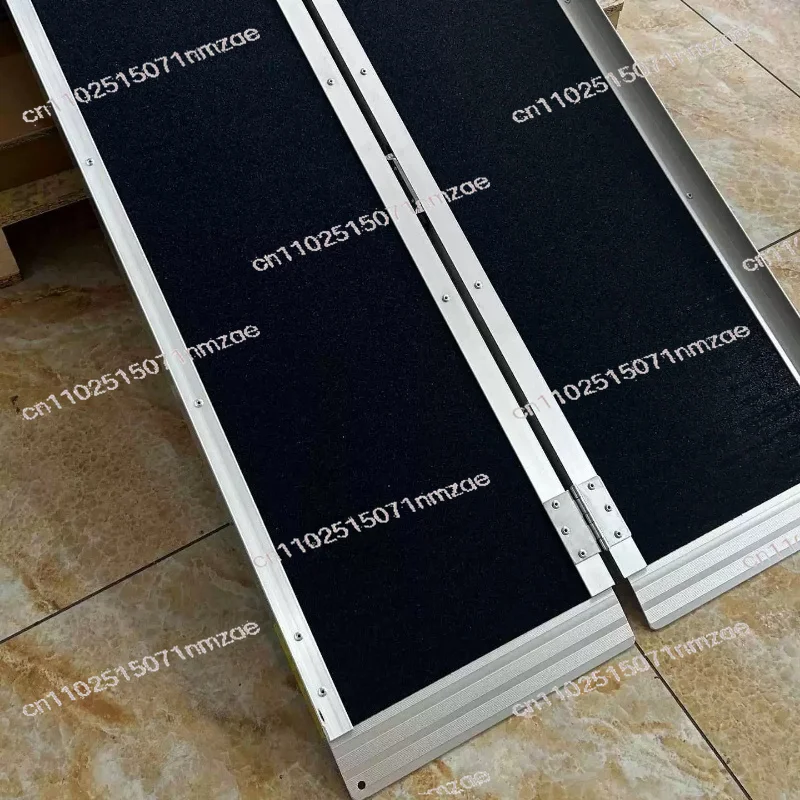 Non Slip Wheelchair Ramp with Handle Mobility Wheelchair Ramp Aluminum Alloy Folding Wheelchair Ramp Portable