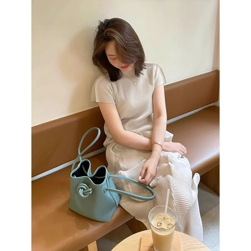 

Fashion Temperament Short-sleeved T-shirt Tops Casual Versatile Pleated Half-body Skirt Women's Two-piece Set 2025 Summer New