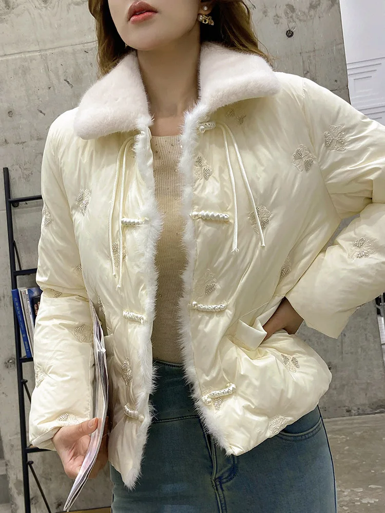 Dabuwawa Fur Collar Women\'s Winter Puffer Jacket Ruched Chinese Style Shirring Plate Button Short Coat Christmas RSVP DM1DDW057