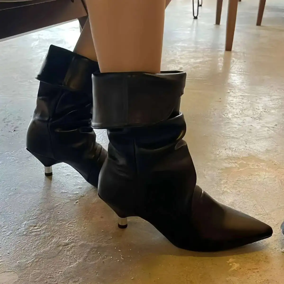 

Vintage Pointed Toe Pleated Leather Boots For Woman Strange Low Thin Heels Shoes Ankle Booties Women Zapatos De Mujer