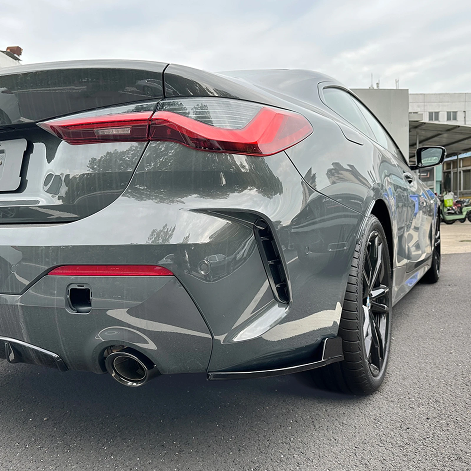 Rear Bumper Side Corner Cover Spoiler For BMW 4 Series G22 G23 425i 430i 430i M440i 2-Door M Sport 2020-2024 Splitter Protector