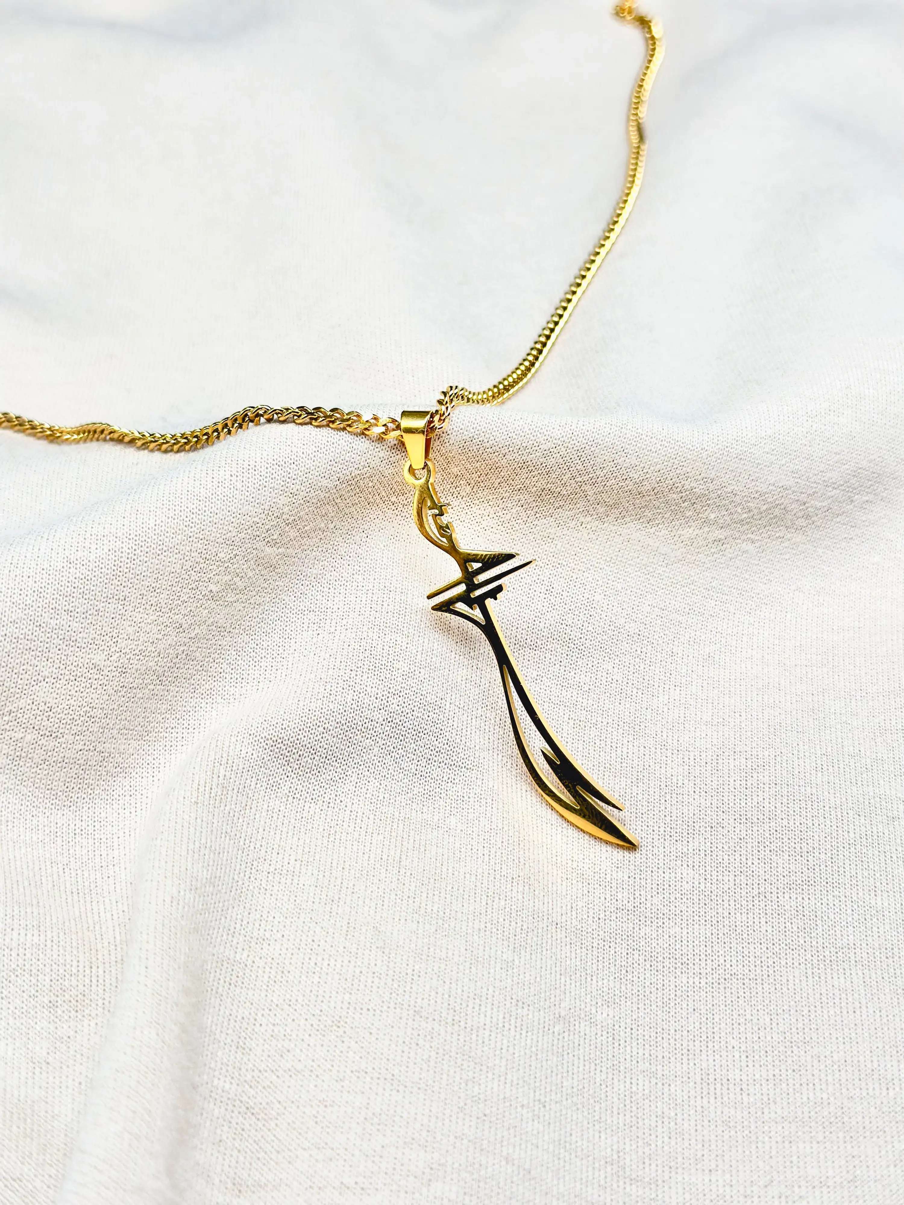 Collar Personalizado Espada Zulfiqar Acero Inoxidable Chapado en Oro de 18k La Espada del Imán Ali Joyería Islámica Regalo para Eid Mawlid
