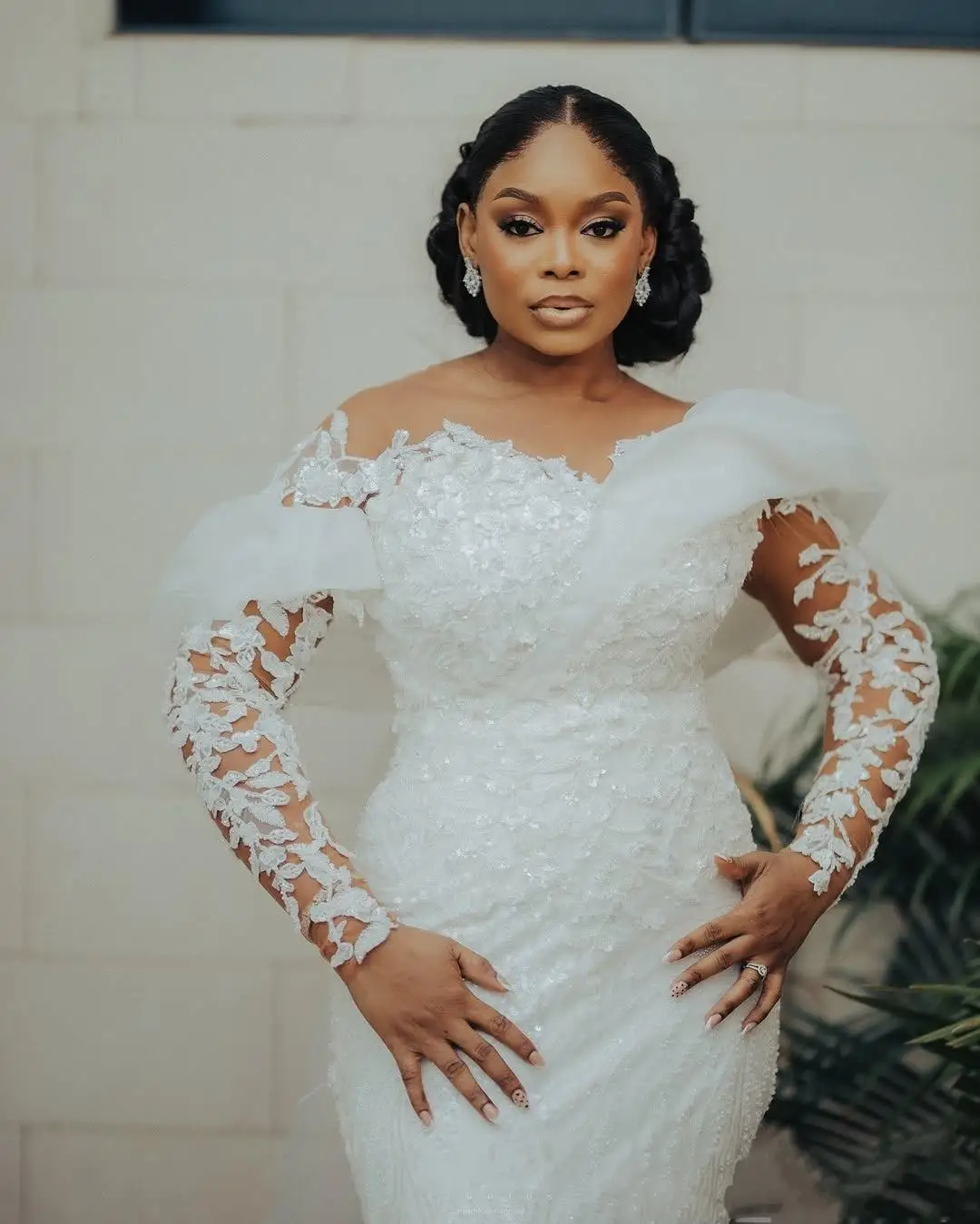 تخصيص خمر الدانتيل يزين حورية البحر فستان الزفاف Vestido De Casament طويلة الأكمام الفاخرة الريش زي العرائس