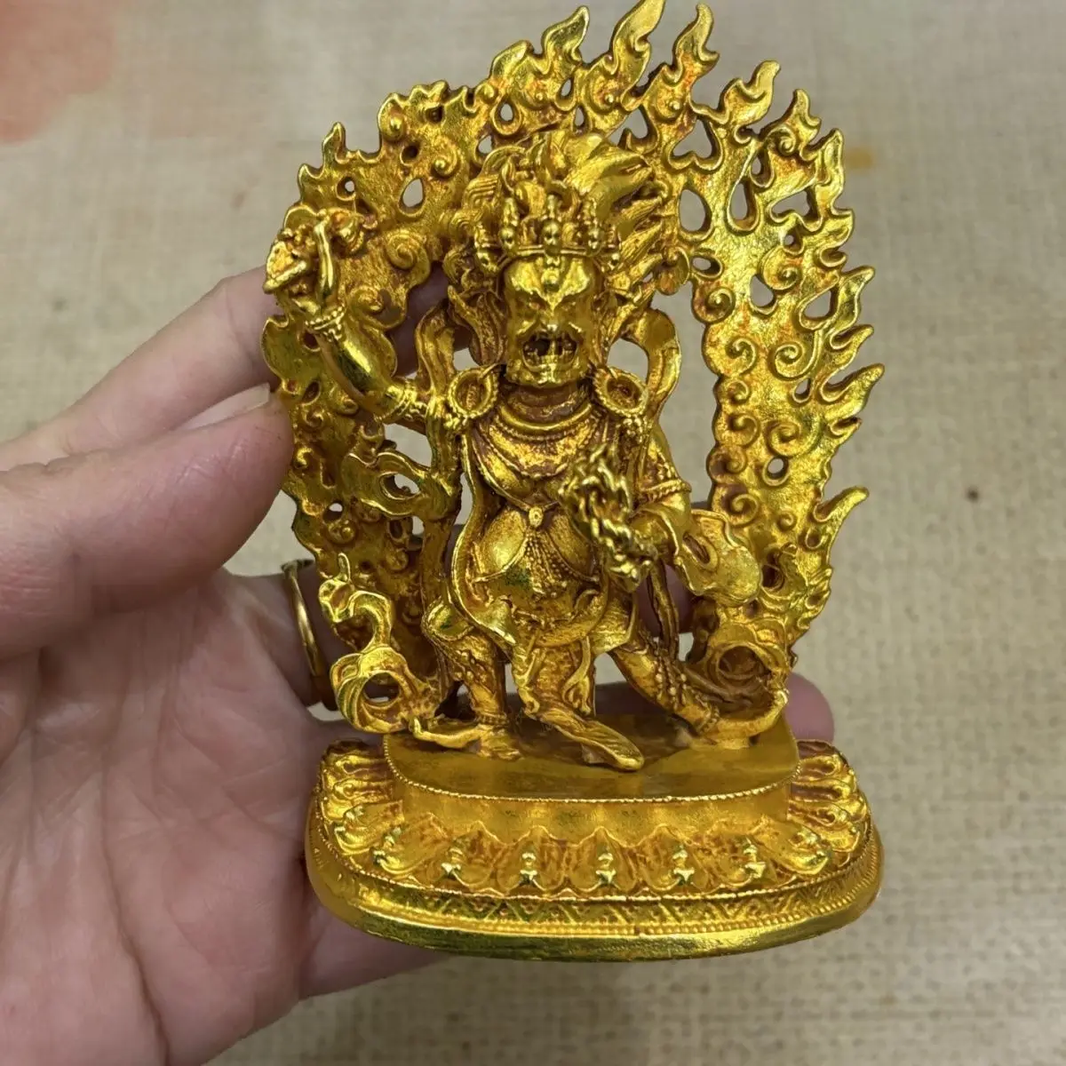 Gilt Tibetan Wrathful Protector Deity Vajrapani Ornament Decoration Tea Pet Figurines Desk Decor Accessories