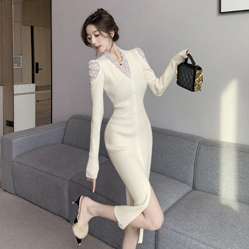 ชุดเดรสยาวถักนิตติ้งสไตล์ฝรั่งเศสสำหรับฤดูใบไม้ร่วง ดีไซน์หรูหราเบาๆ คอวี แต่งลูกไม้ ทรงเข้ารูป แฟชั่นสำหรับงานเลี้ยง