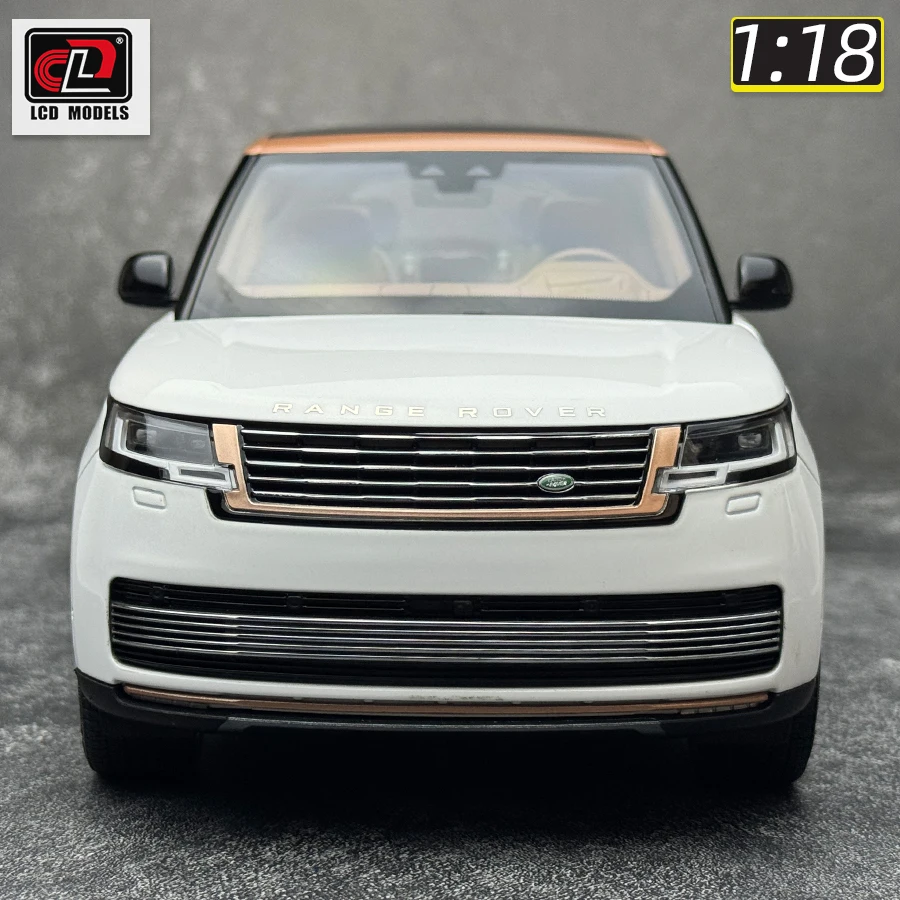 LCD 1/18 scale new 2022 for Range Rover SV SUV Metal static decoration Holiday gift collection for friends