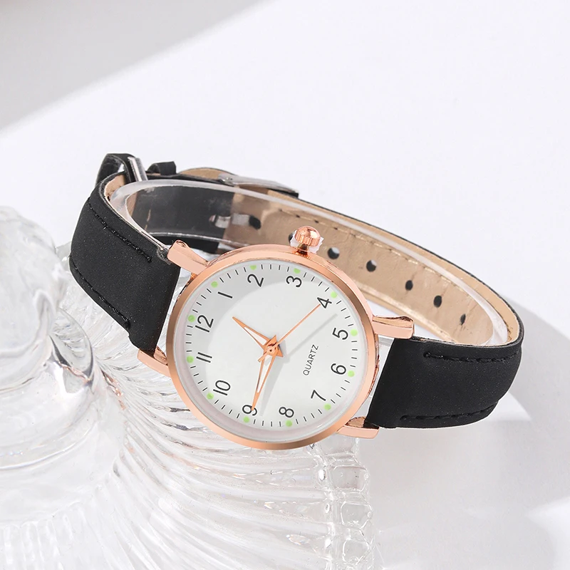Часы наручные женские с круглым циферблатом, модные повседневные Простые кварцевые, с кожаным ремешком, чёрные с сердцем