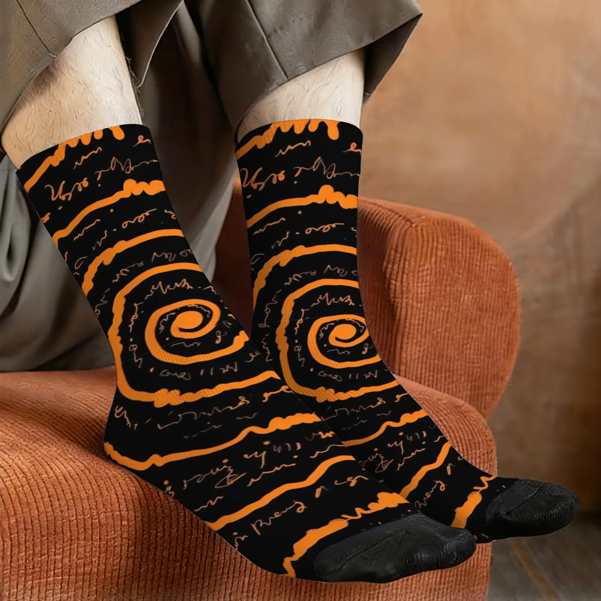 Dark-themed spiral graffiti print men's socks, novel street style casual socks, comfortable, breathable, and non-slip socks.