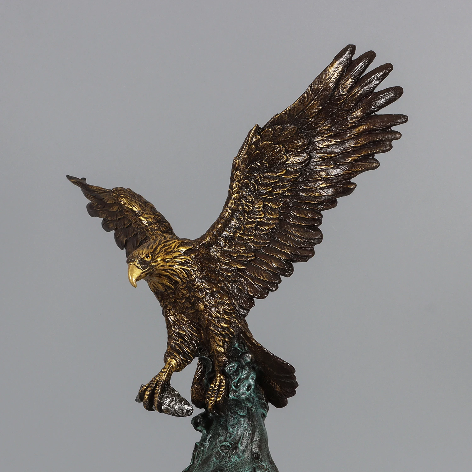 35CM High Bronze Bald Eagle Hunting Fish Statue Sculpture Hot Falcon Art Upscale Office Home Decoration view 6