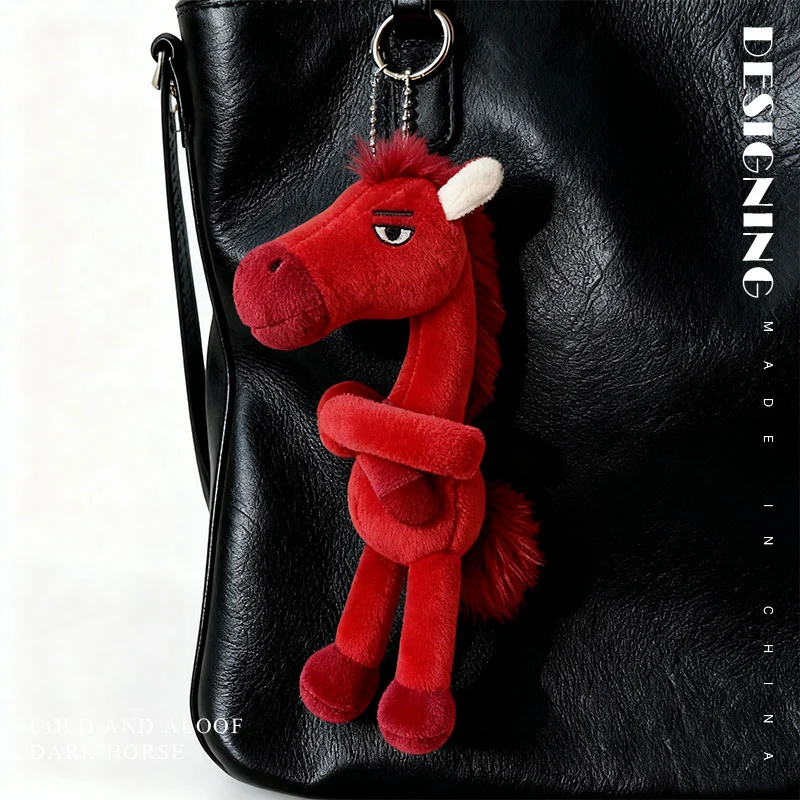 الأحمر ملاحظة حار نمط جديد 2026 سنة الحصان التميمة أفخم قلادة عالية الباردة الظلام الحصان دمية حقيبة سيارة ديكور الأسرة صديق هدية #2