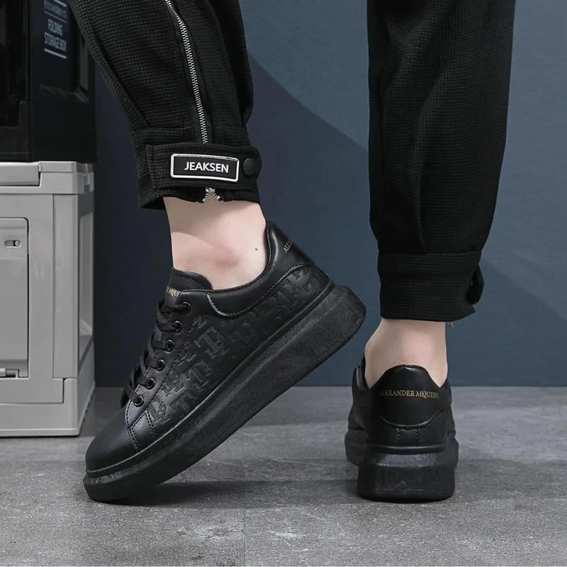 2024 New Autumn And Winter Styles Little Black Shoes Men'S Casual Thick Sole Internal Height Increasing Board Shoes