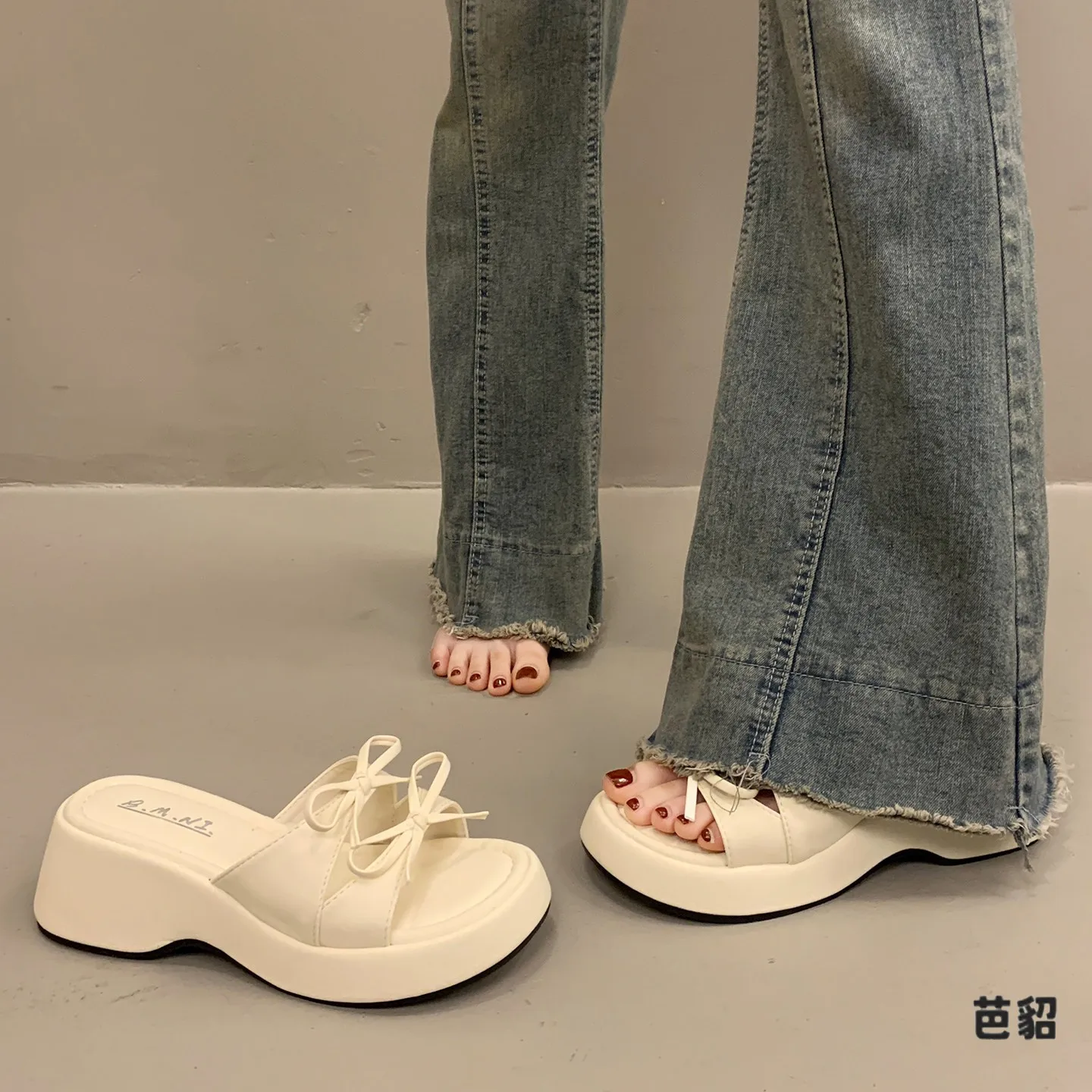 Elevated Thick Heel Slippers for Women Outdoor Summer High-End Sensation Skirt 2026 Super Popular New Model Beautiful Slope H...
