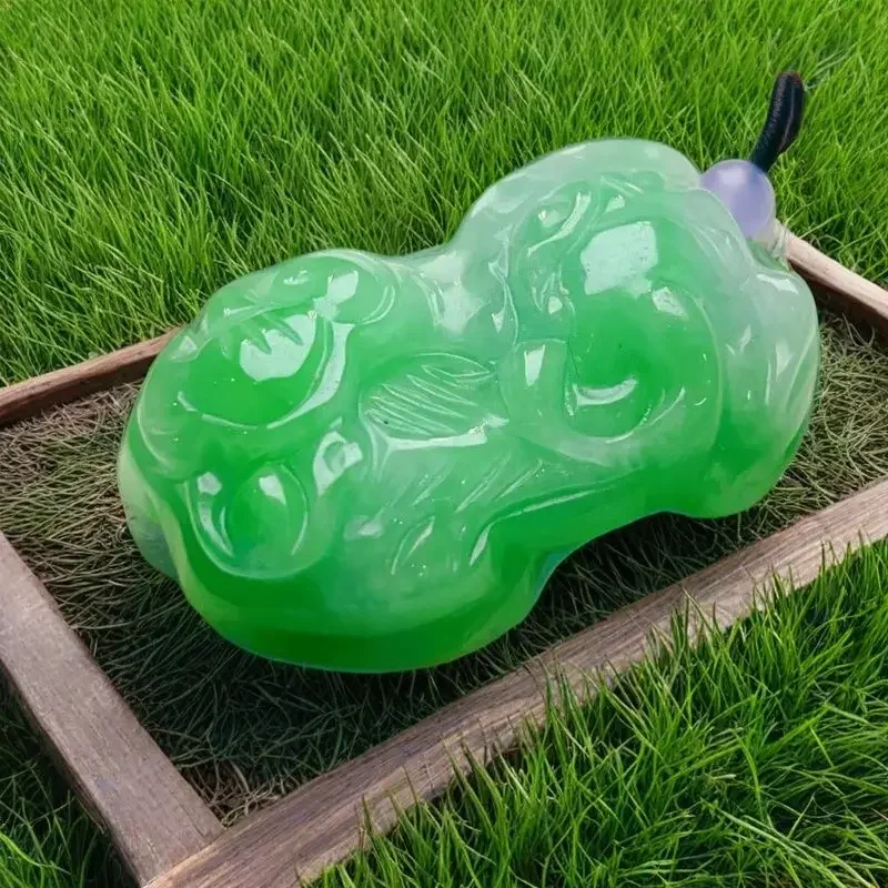 

jadeite waxy ice yang green bully Pixiu jade material ice transparent water moisturizing fine engraving special DIY genuine