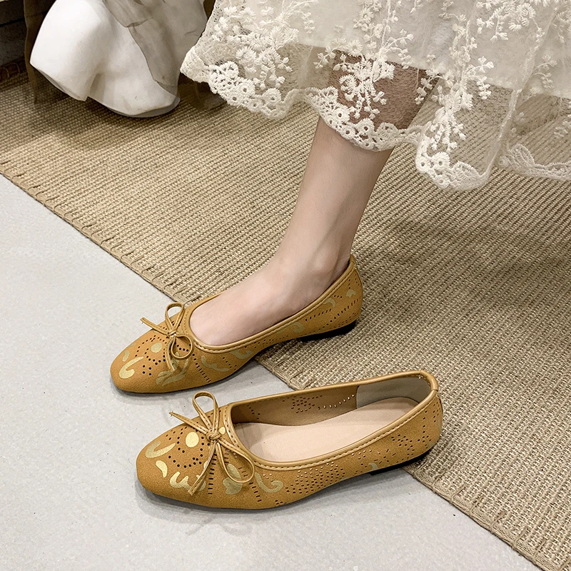 French Retro Style Bow Hollow-Out Low-Cut Flats for Women 2026 New Dress-Ready Low-Heel Shoes
