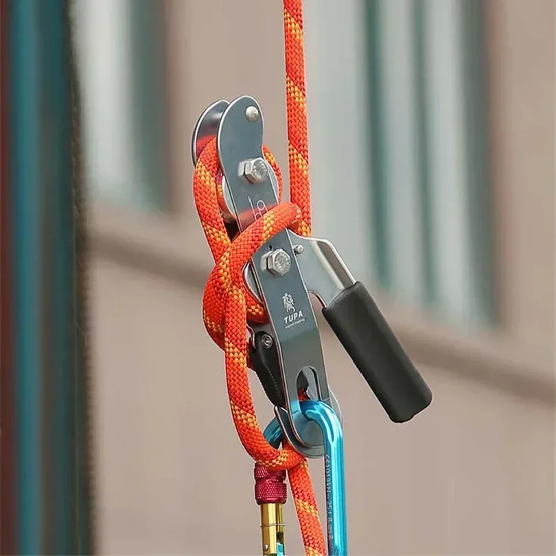 With Stop Self-locking Function Handle-Control Descent Device Built-in Brake Pulley And Buffer Friction Pulley Fit Rock Climbing