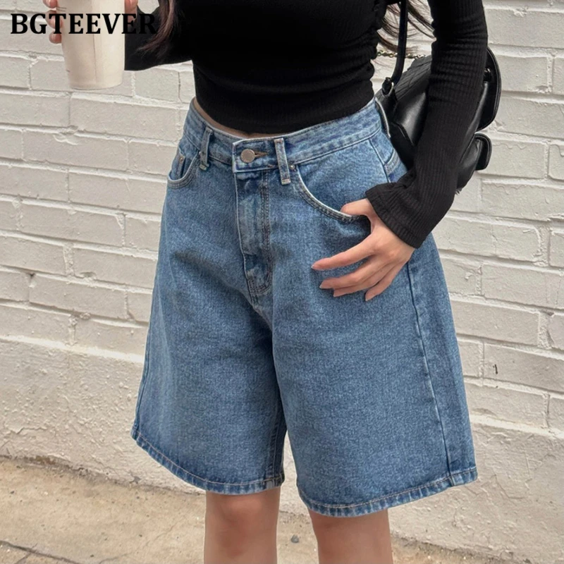 BGTEEVER スタイリッシュなポケットレディースストレートデニムショーツ夏ルーズ女性ワイドレッグジーンズショーツ