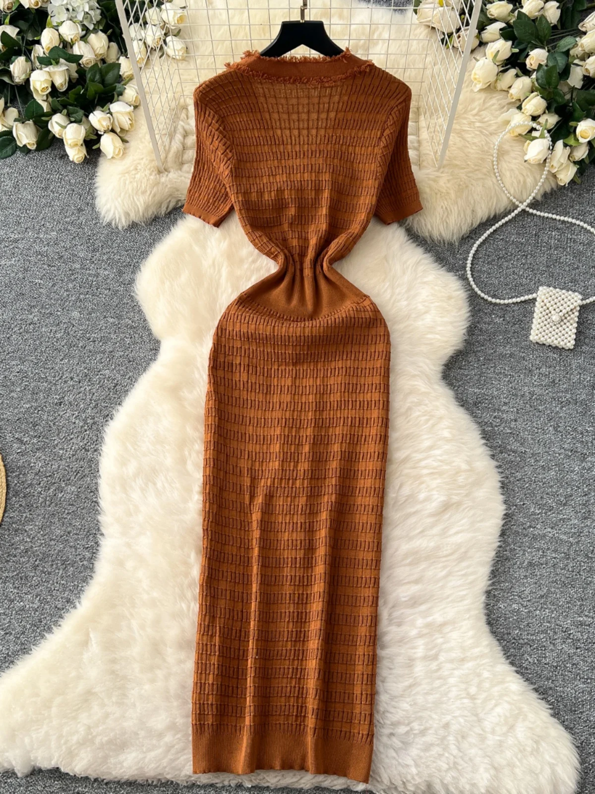 Printemps Faion taille haute a-ligne tricoté Dr métal bouton unique coupe ajustée v-ne rétro Sle trajet Version coréenne Midi Dr