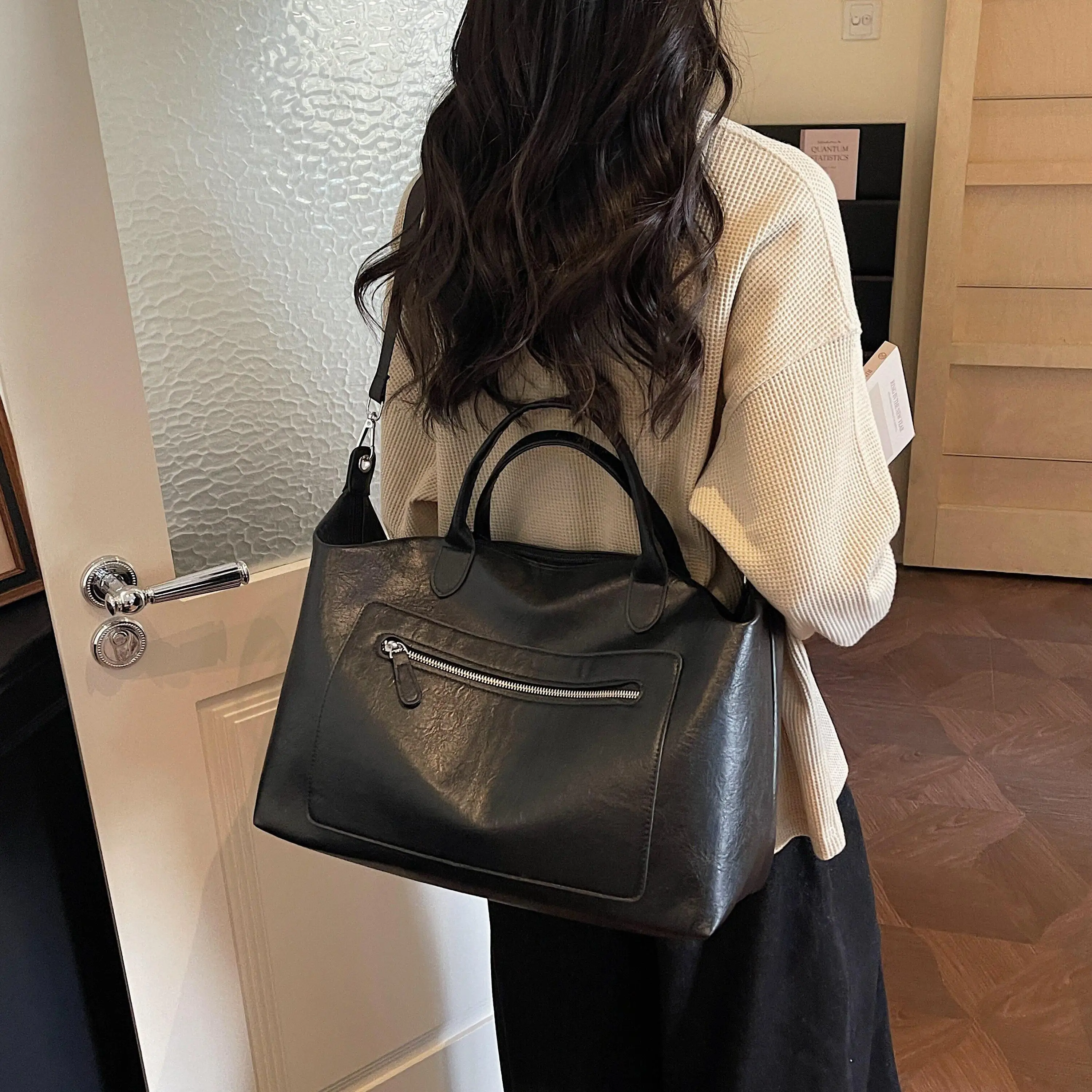 borsa-da-viaggio-retro-per-signore-borsa-da-viaggio-per-brevi-spostamenti-alla-moda-e-trendy-superficie-morbida-in-materiale-pu-pieghevole-senza-manico-bagaglio-a-mano