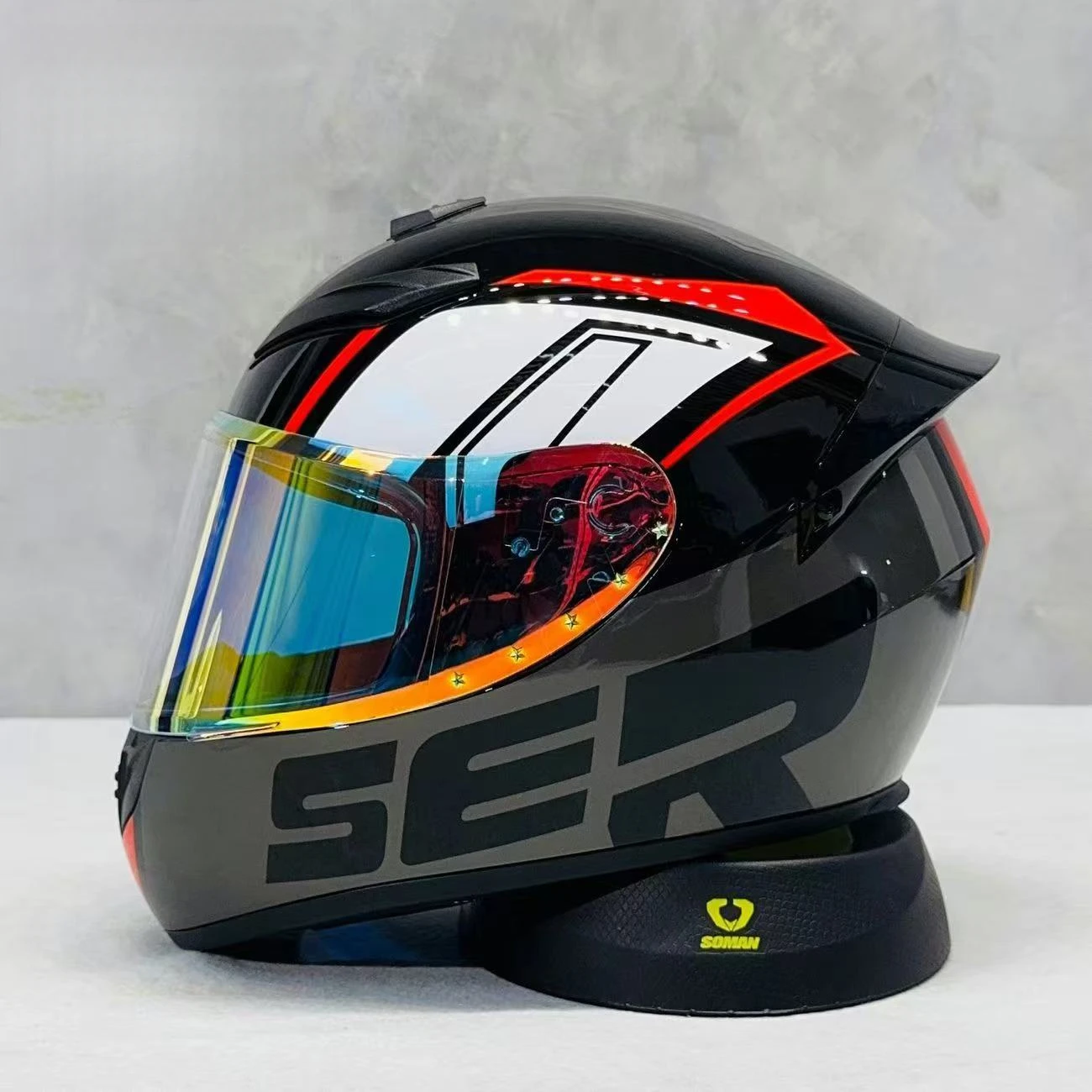 

Advanced Style Full Face Motorcycle Helmet Designed for Sport-Touring Offering Aerodynamics with the Comfort for Man Long Trips
