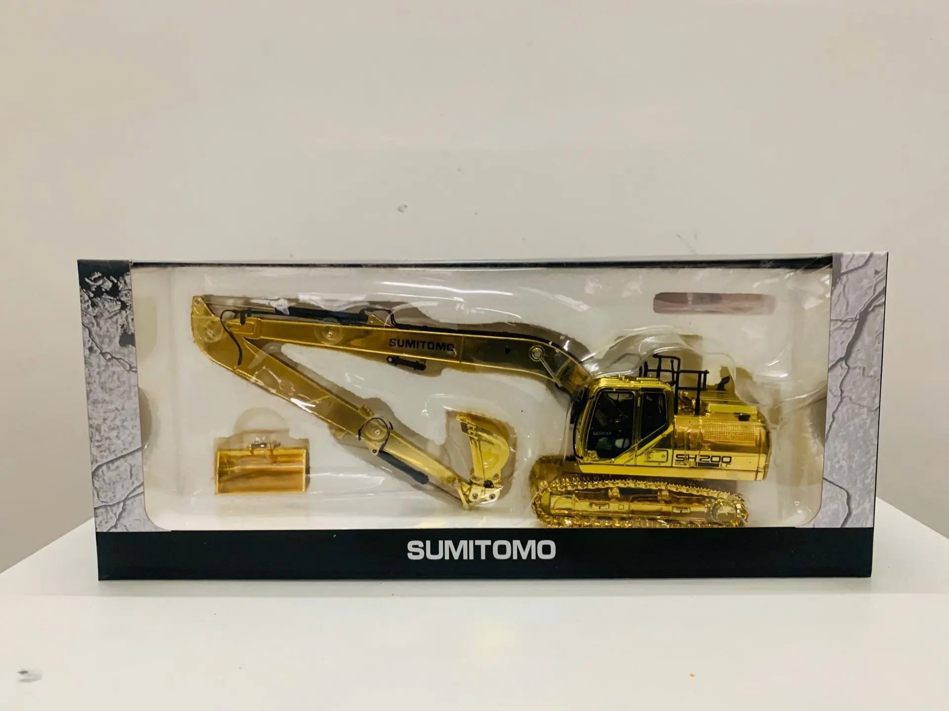 RARE! Sumitomo Long Reach SH200LC-7LR Gold 1:50 Scale DieCast Engineering Vehicles