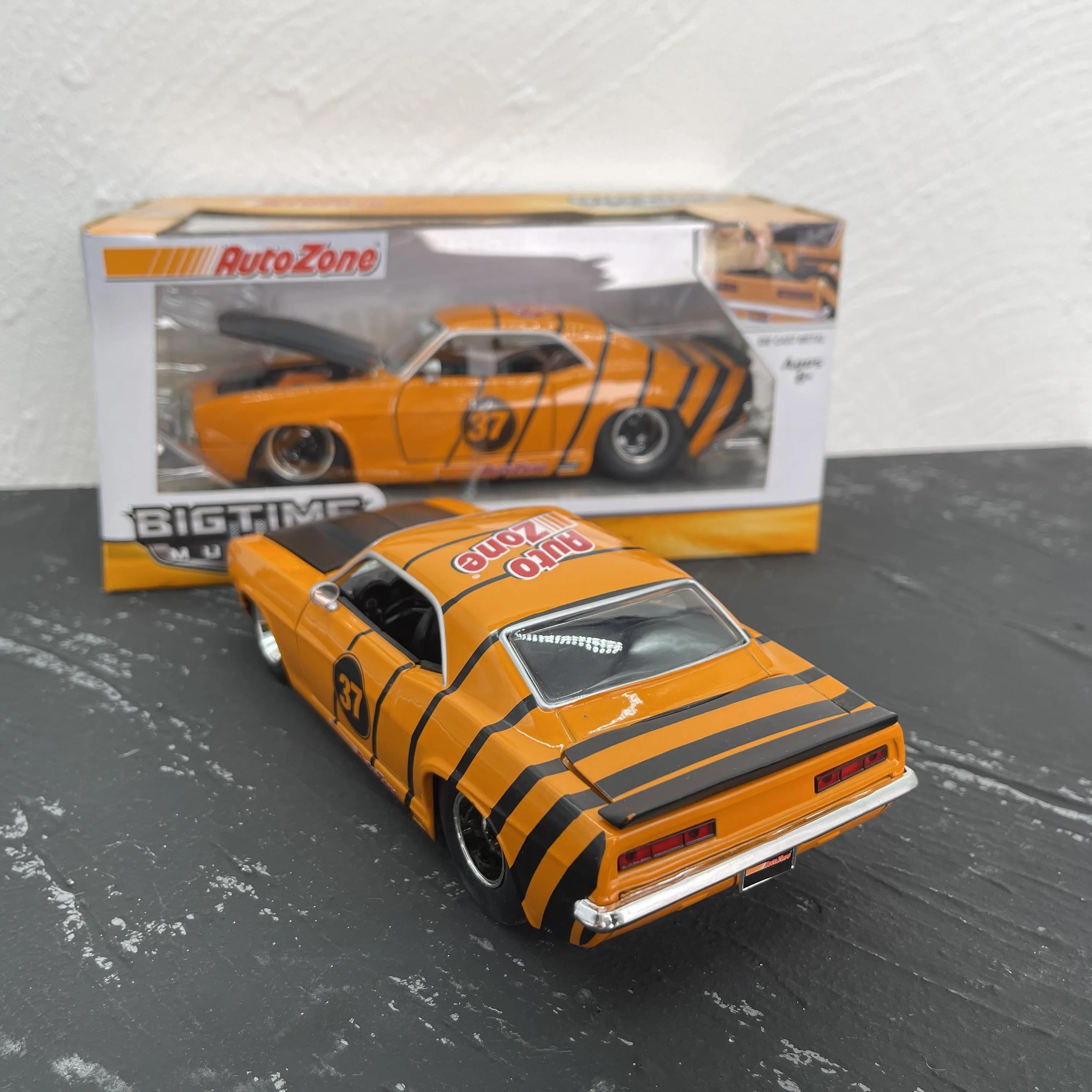 Jada Toys Bigtime Muscle 1:24 1969 Chevy Camaro Die-cast Car Orange Model for Kids and Adults Piggy Bank