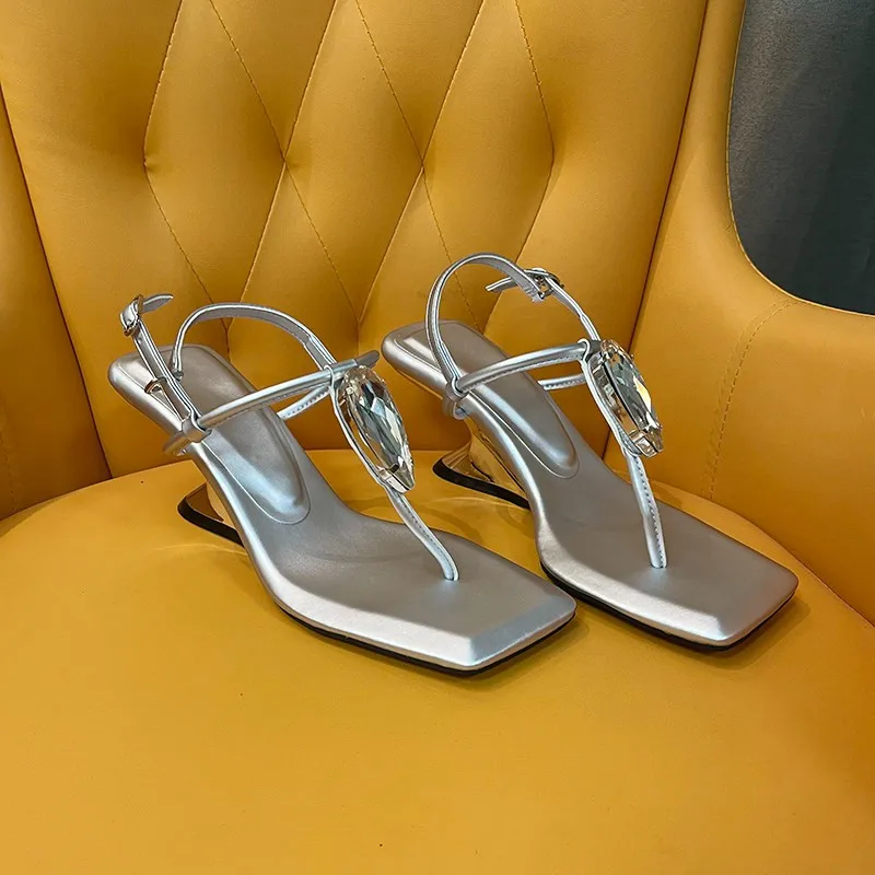 Strass-Keilabsatz-Zehenstegsandalen für Damen – Sommer 2026 Neuheit mit mittelhohem Absatz
