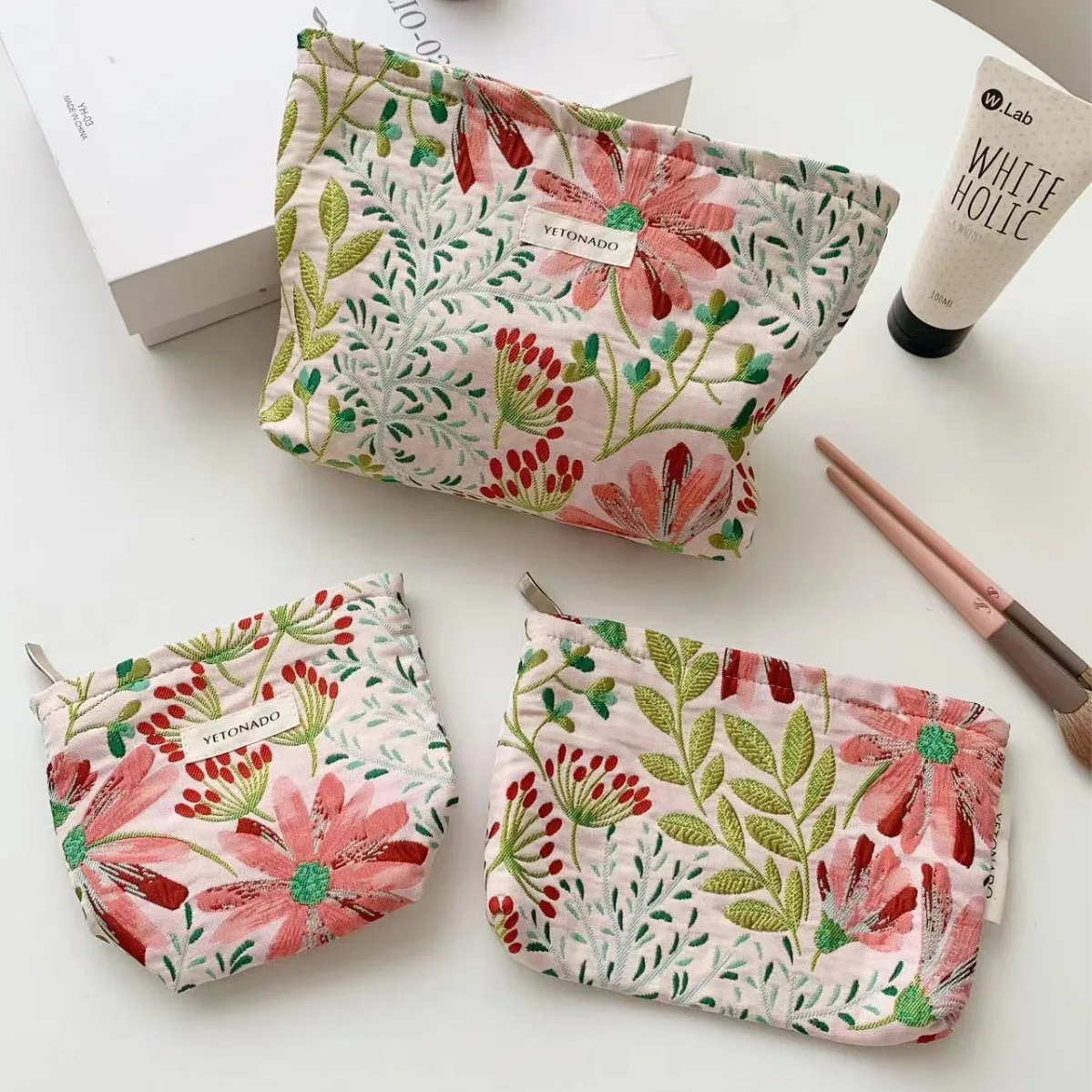fresh and large-capacity cosmetic bag, cross-border portable skin care product storage bag, toilet bag.