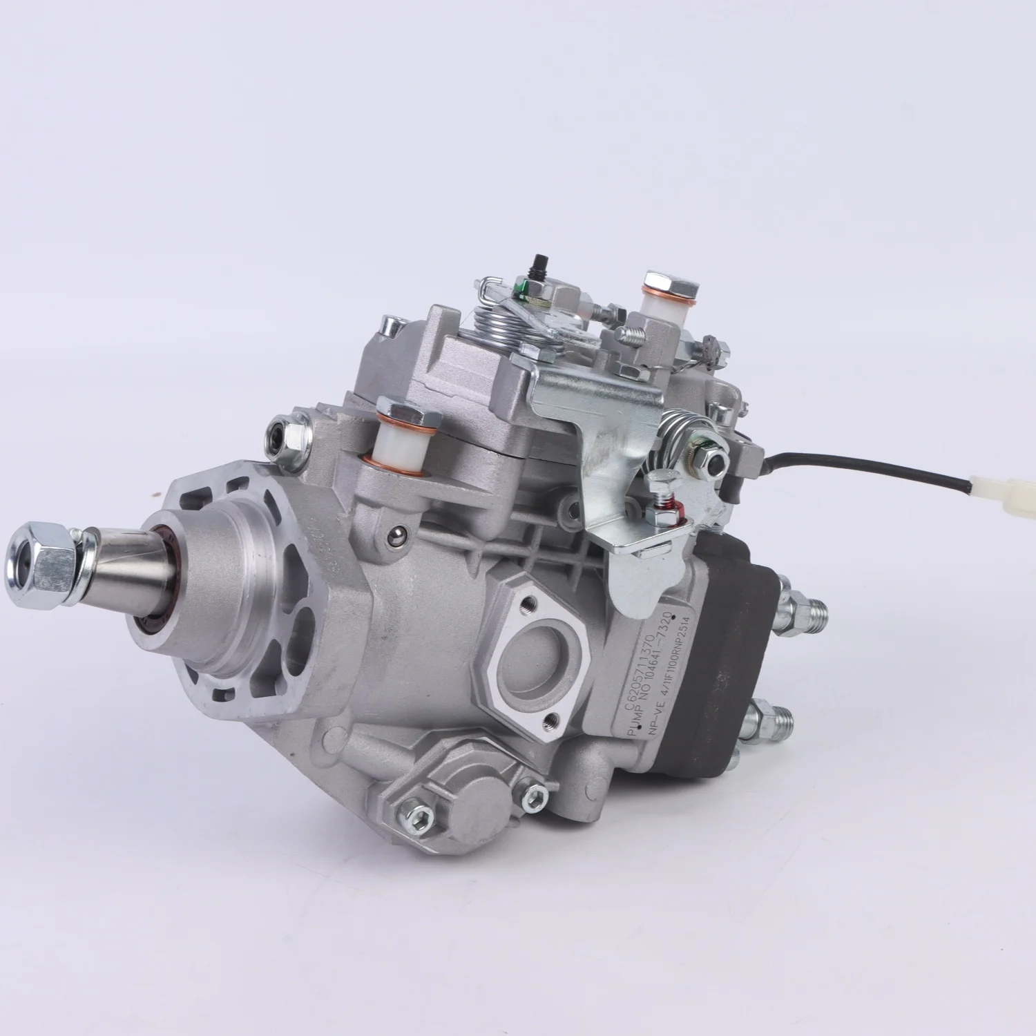 

Fuel Injection Pump 104641-7320 6205-71-1370 For Cummins Engine B3.3 QSB3.3 4D95 Excavator Engine Replacement Car Engine Parts