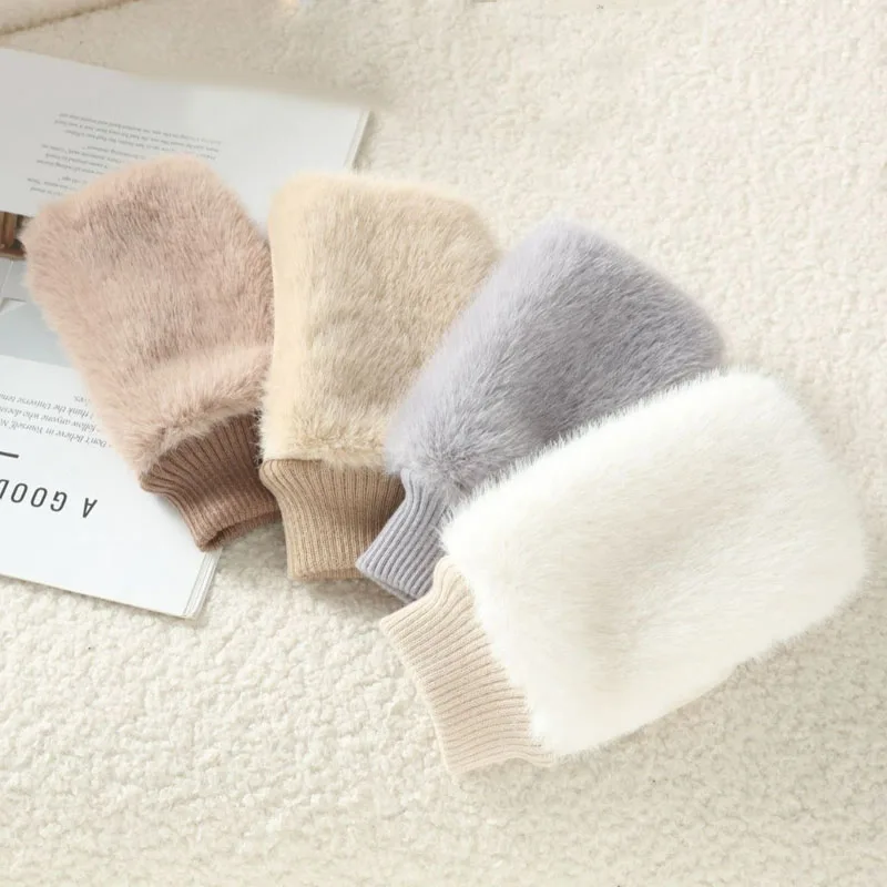 تقليد فرو الثعلب الناعم للنساء الشتاء من جلد الغزال لطيف جميل سويتي لوحة المفاتيح يعمل الدفء نصف اصبع قفازات سميكة