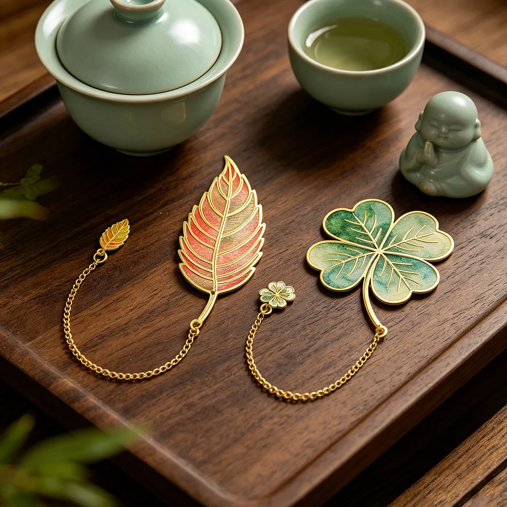 Aesthetic Iron Enamel Bookmark Hollow Feather Clover Page Marker with Chain Card Packaging for Book Lovers view 2