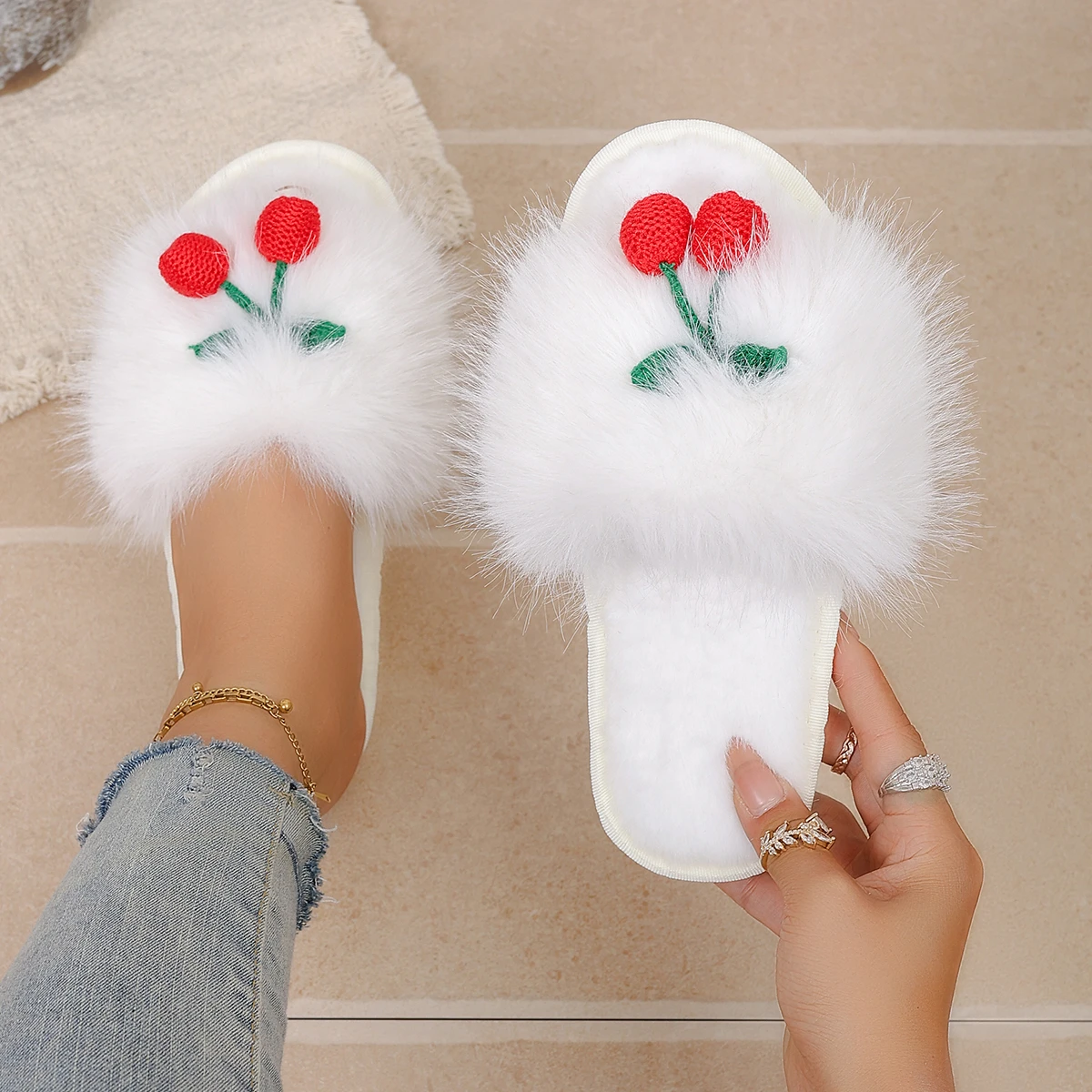 Winterliche Niedliche Kirsch-Hausschuhe für Damen, Flauschige Kirsch-Plüsch-Hausschuhe, Bequeme Schlafzimmer-Slipper für Damen, Neue Flache Slipper. – Detail 4
