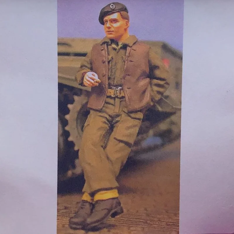 1/35 Scale Resin Figure Assembled Model Kit History Military Canadian Tank Crew GK Figurine Unassembled and Unpainted