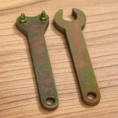 

1Pair Angle Grinder Wrench Fine Workmanship Iron Material High Durability Not Easy to Deform Suitable for Mold Surfaces Cavities