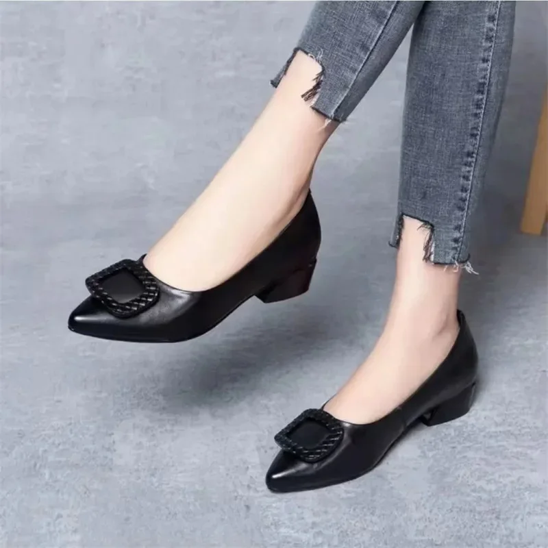 Women Fashion Sweet Black Patent Leather Office & Work Square Heel Shoes Lady Casual Beige Hotel Pumps Zapatos De Mujer E1247