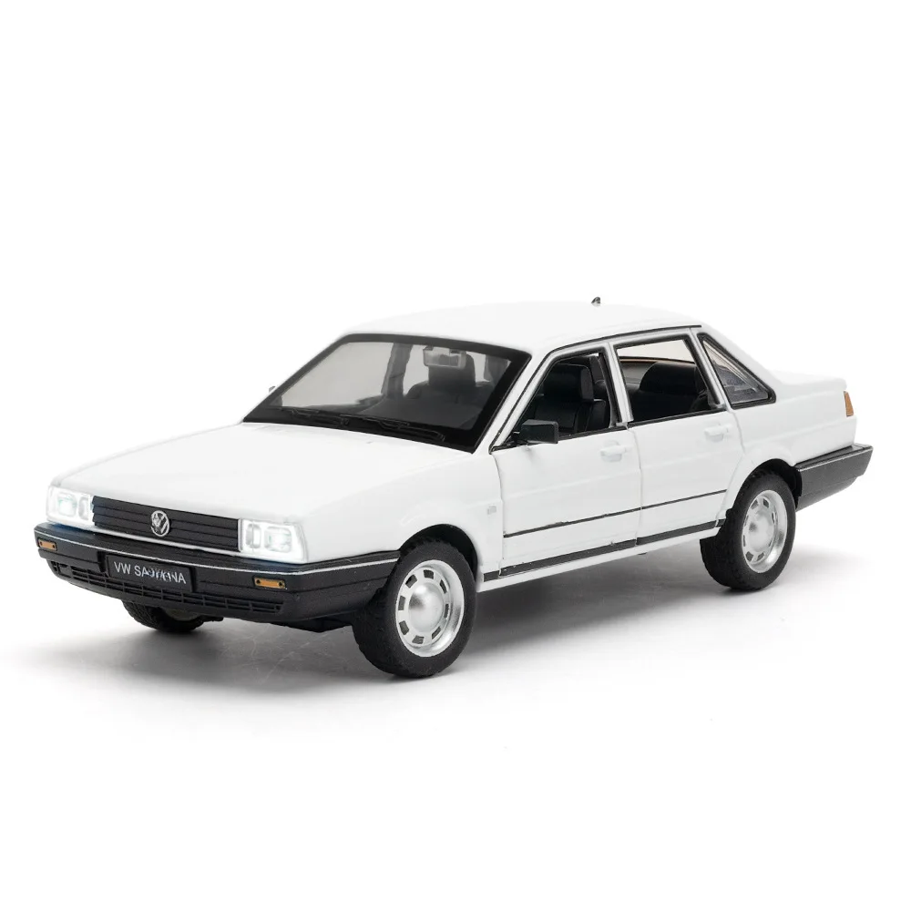 Vintage Santana 1:24 Alloy Classic Car Model Cars Models with Functional Light Pull Back Toy Cars for Boys Gifts