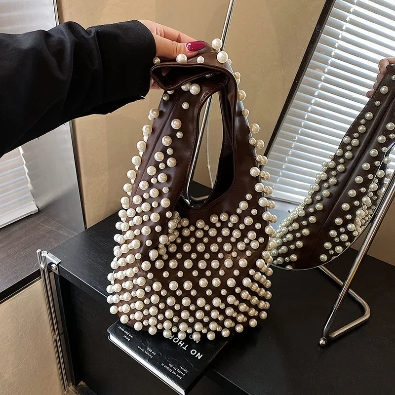 

Women's Large Capacity Pearl Bucket Bag Versatile Shoulder Armpit Bag for Work And Commuting