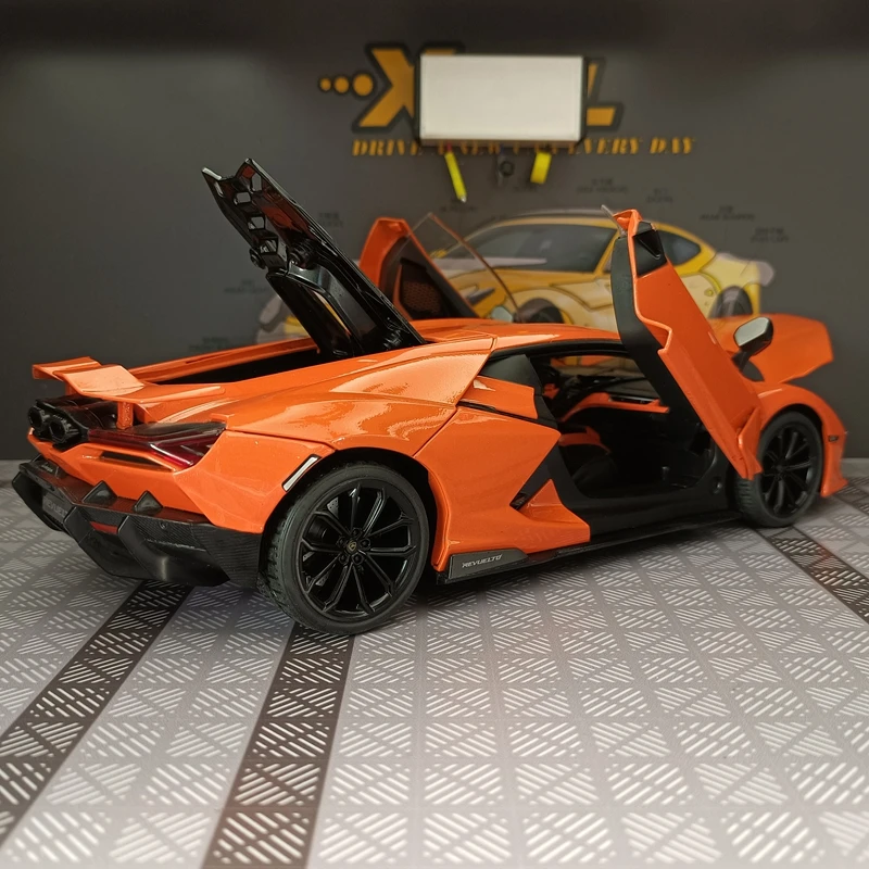 Modelo de coche de aleación Lamborghini Revuelto 1:18, puertas y capó del motor se pueden abrir, con funciones de sonido e iluminación.