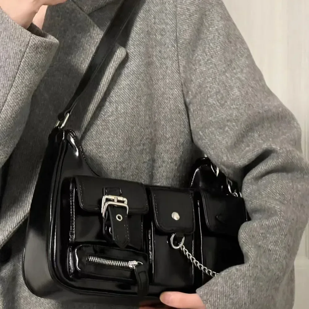 

Y2K Punk Crossbody Bag, Harajuku Chain-Strap PU Shoulder Purse for Women, Edgy Trendy Design 숄더백