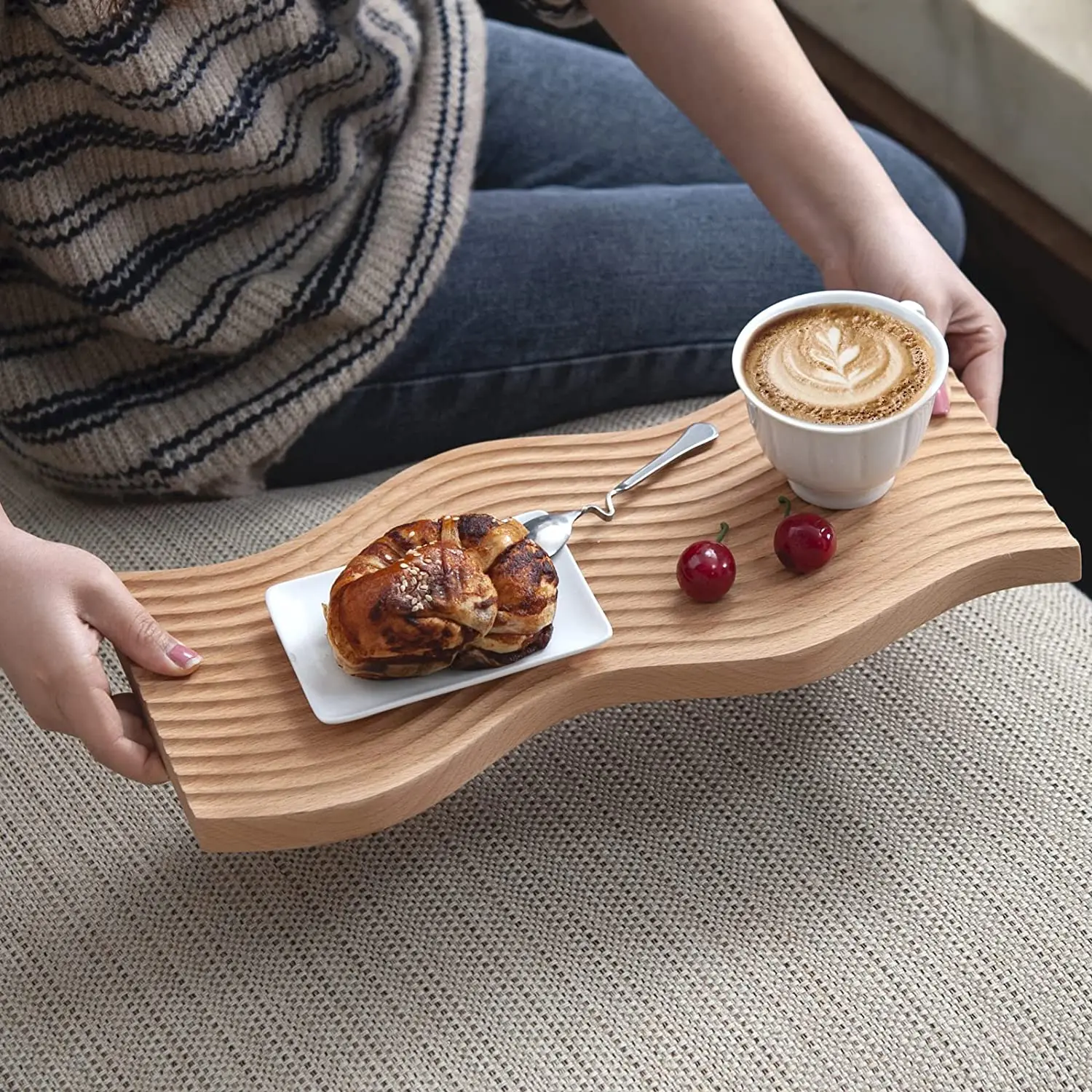 hot saltNordic Style Decorative Wooden Serving Board Beech Wood Breakfast Board for Kitchen Unique Multipurpose Charcuterie Tray