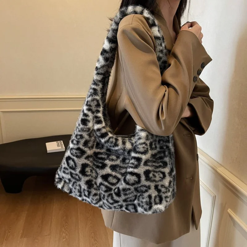 

Модная кожаная женская сумка Элитный бренд Известный дизайнер Элегантная сумка через плечо Стильные детали Винтажная повседневная сумка ​