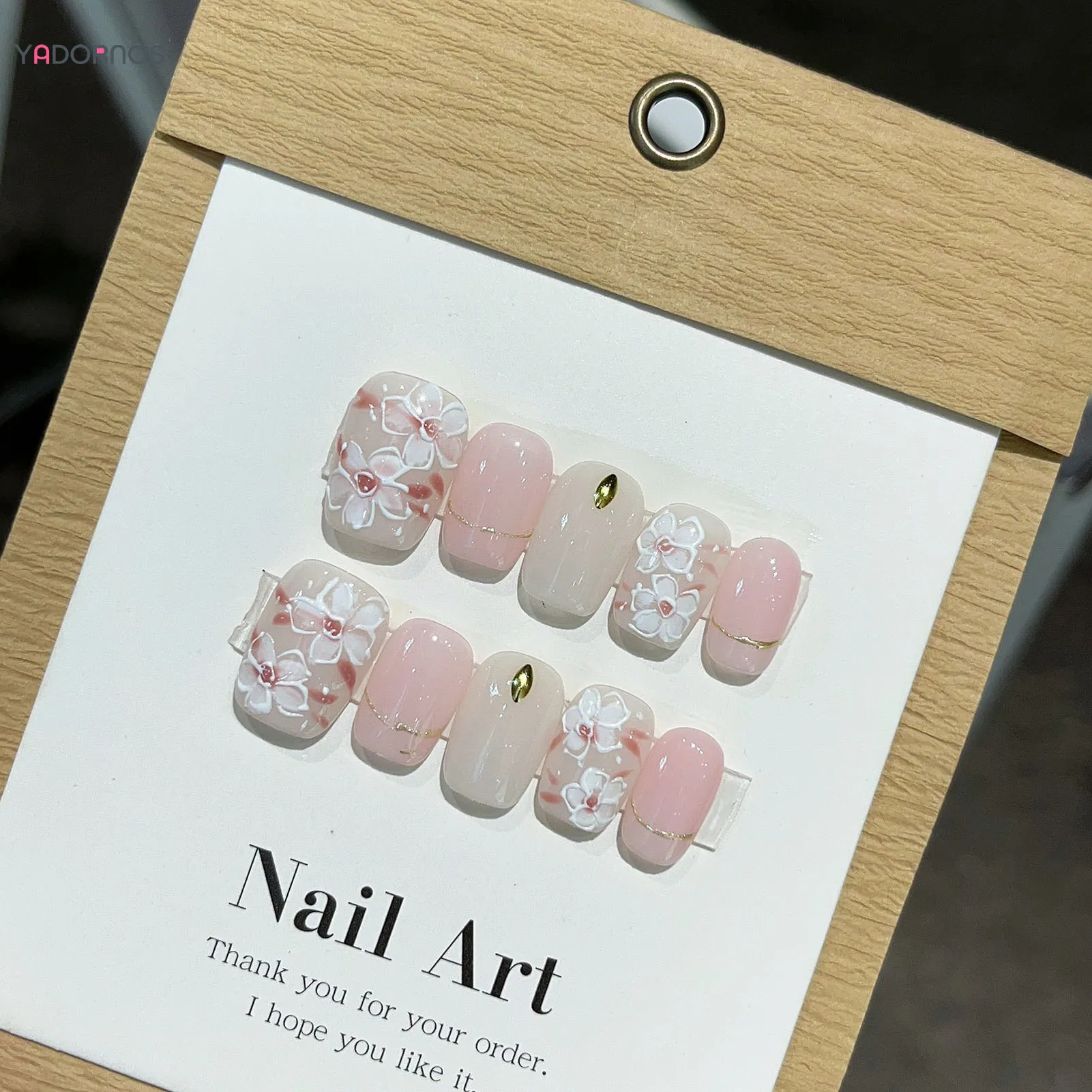 Handgefertigte rosa Nägel zum Aufdrücken, 10 Stück, kurze oder mittlere T-Kunstnägel mit Blumendekorationen, vollständige Abdeckung, wiederverwendbare Maniküre für Frauen