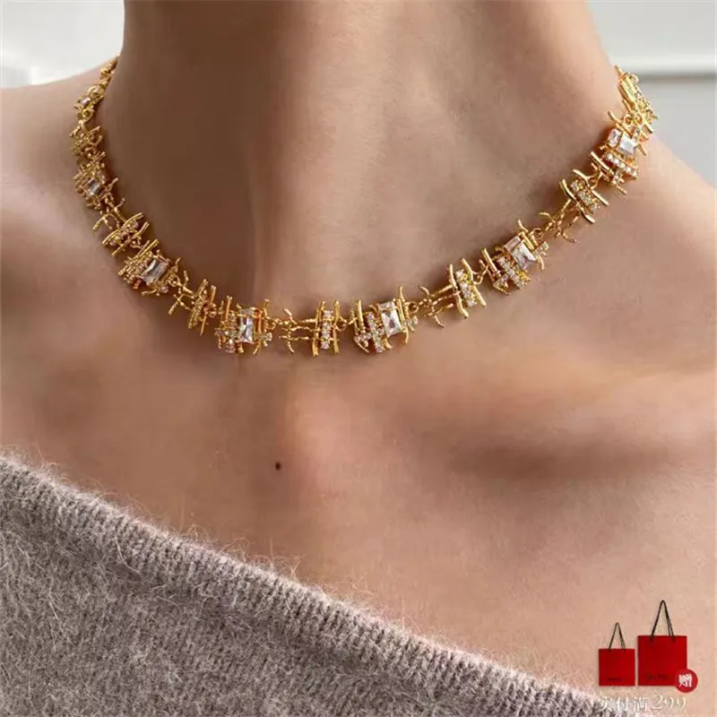 

Retro Metal Woven Necklace Earrings Set Luxury Minimalist Choker Jewelry for Women Daily Accessory Fashion Elegant