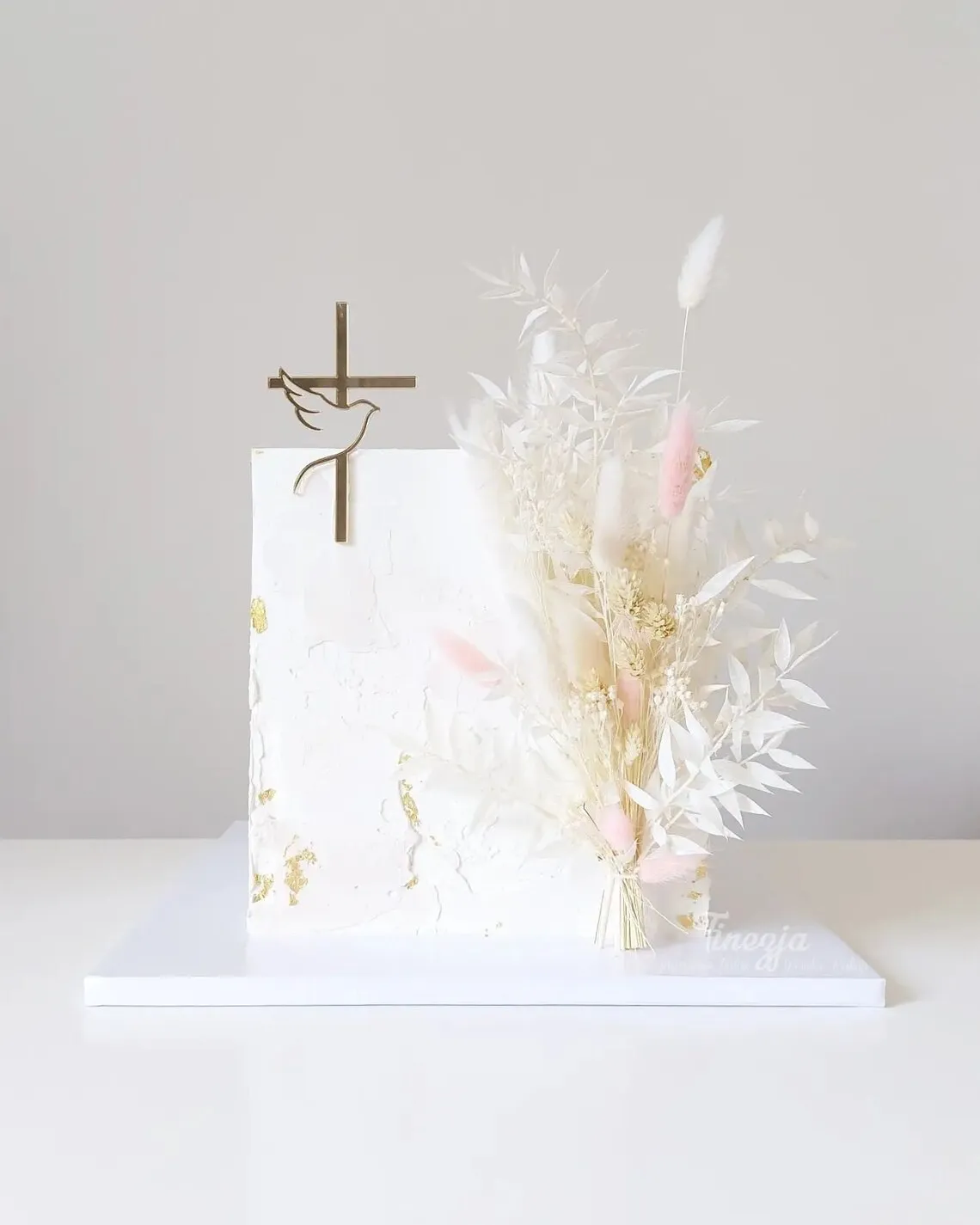 

Cake decor cross with a dove SET | Kreuz | Cake cross | Taufe | Kranz | Tortendekoration|Cake Topper|Konfirmation|Acrylic cross