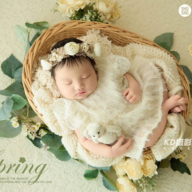 新生児のマイルストーン写真撮影用小道具、フレンチヴィンテージレースドレスと帽子、ニットフリンジ背景ブランケット、赤ちゃんの写真撮影用衣装
