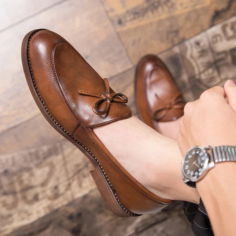

Men Casual Shoes Fashion business dress Soft Moccasins Loafers High-Quality men Leather Wedding shoes Gommino Zapatos Chaussure