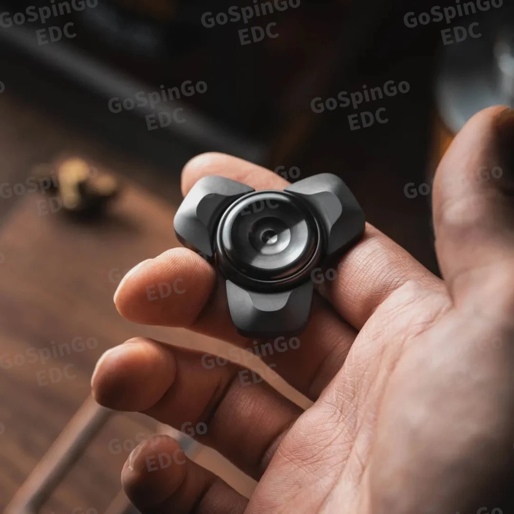 بلاك توب ووركس EDC سبينر فيدجيت بتصميم النهر تحت الأرض من الفولاذ المقاوم للصدأ، إكسسوارات مكتبية، أدوات تخفيف القلق، جيروسكوب