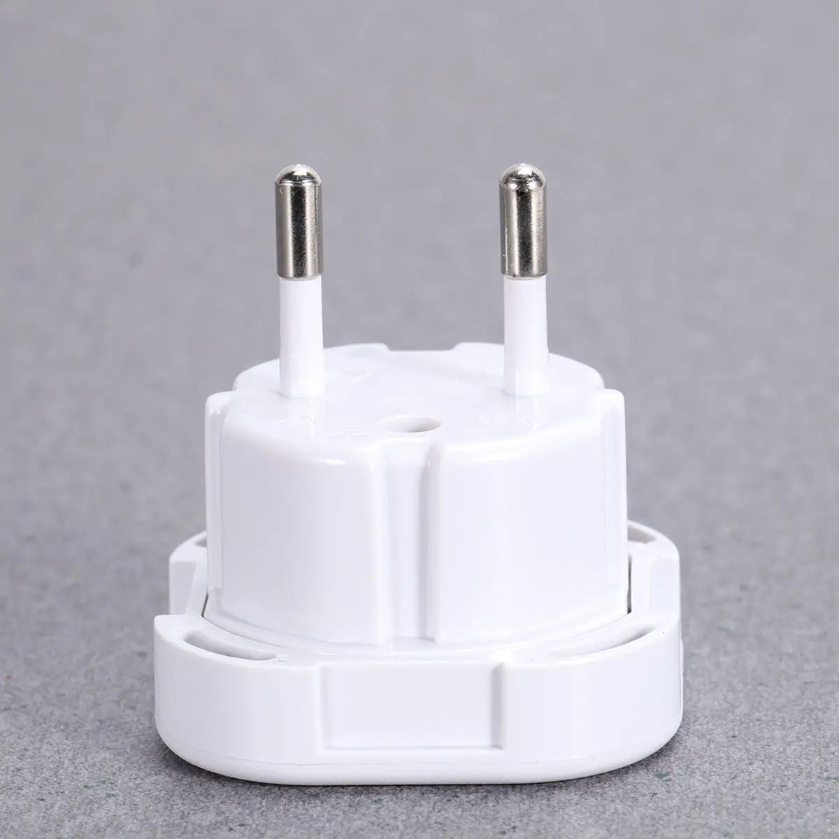 Uk 3-Pin to European 2-Pin Travel Adapter Mini Size CE Approved Safety Shutter Heat Resistant ABS Electrical Adapter for Europe