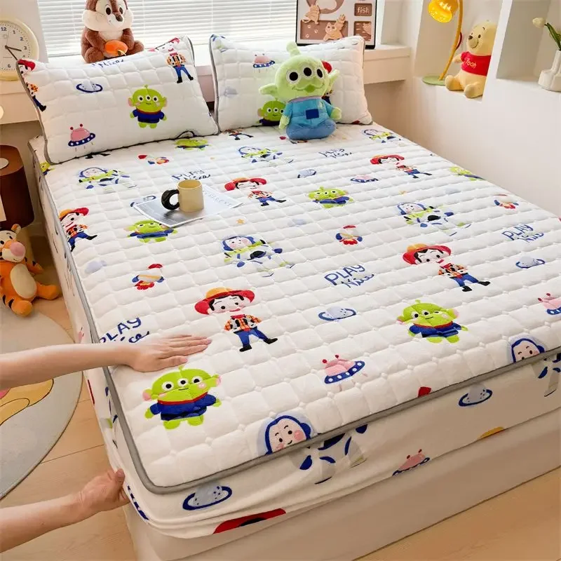 Disney Buzz Lightyear Cute Children's Winter Thickened Comfortable Soft Non-Slip Milk Velvet Sheet Cartoon Mattress Protector