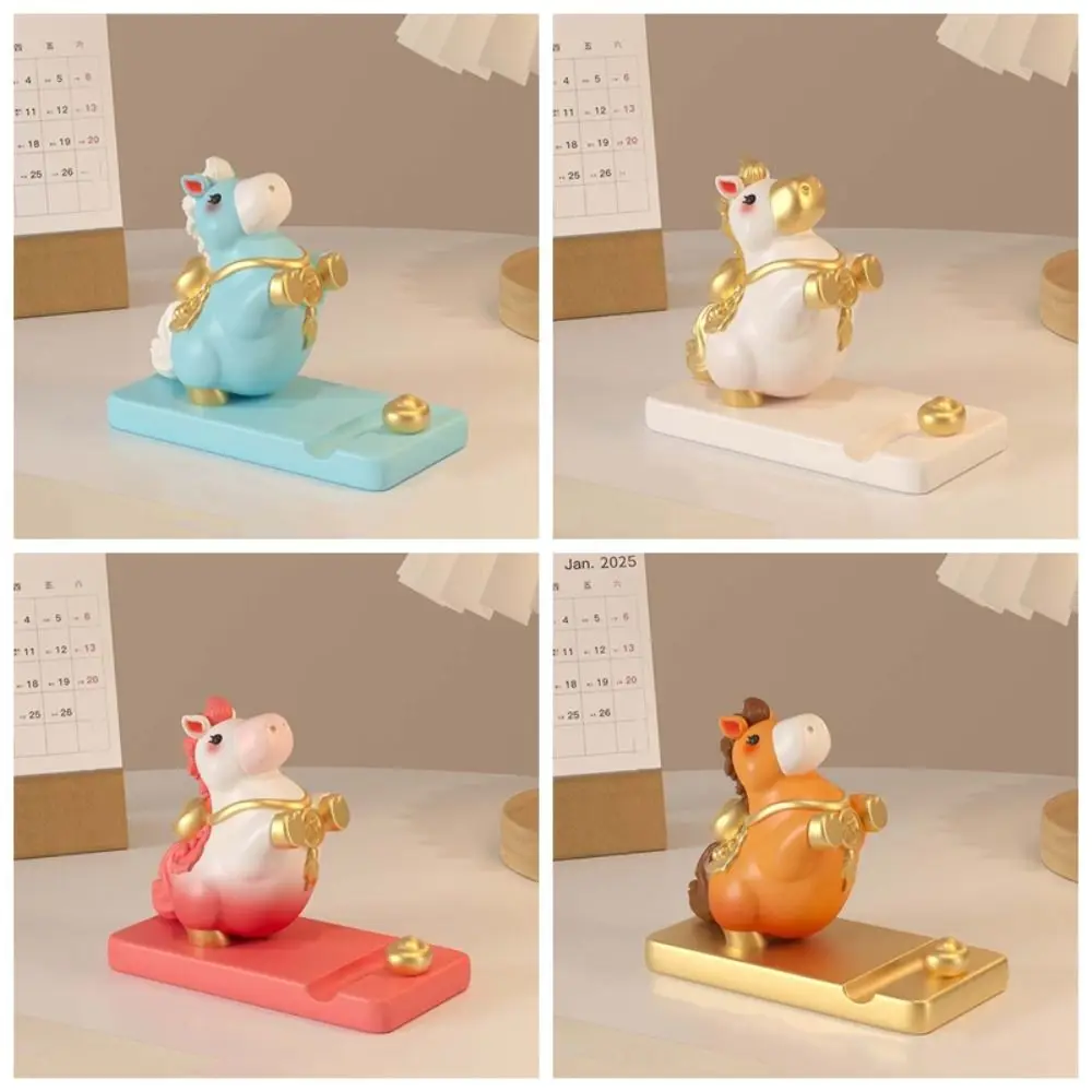 الحصان التميمة زودياك المهر حامل هاتف المهر شكل زخرفة صغيرة حامل هاتف المحمول الراتنج 2026 الحصان سنة حامل جوّال بلاستيكي الخليوي