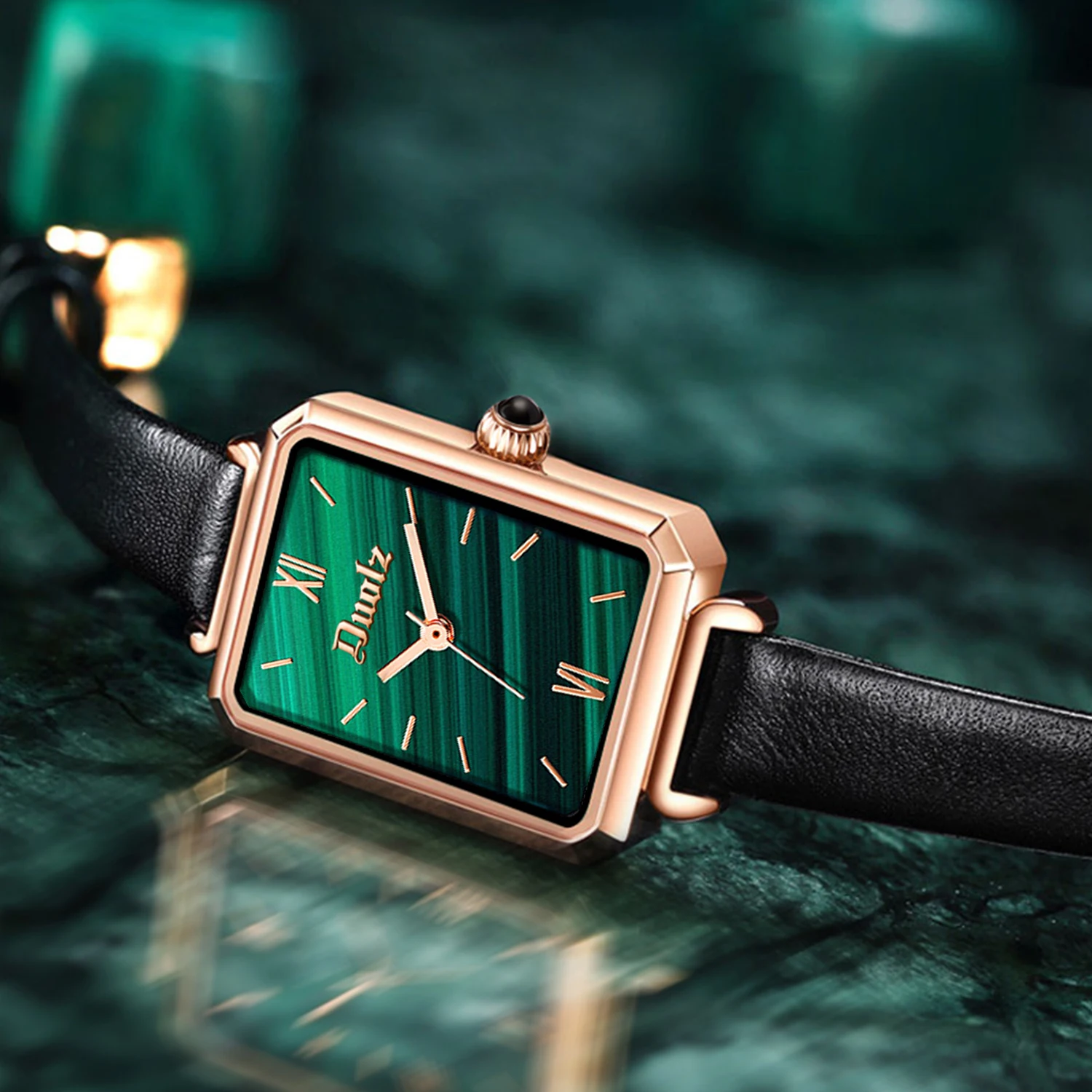 Retro classic peacock green square watch, fashionable and versatile leather strap, compact and waterproof women's watch